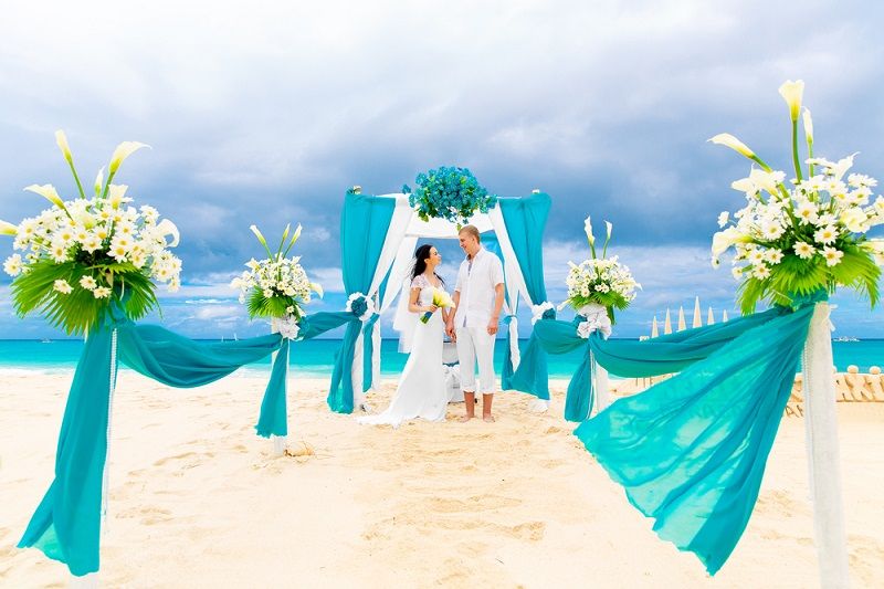 Todo sobre cómo organizar una boda en la playa – Blog de Partfy, ideas para  tus eventos